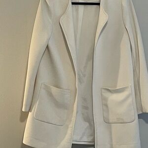 H & M O Women’s Open-Front Cream Coat Jacket. Item # 11382